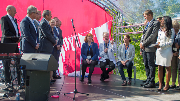 ... där man kan sitta ner och  spåna fram nya idéér. Anna Olofsson, idé- och projektutvecklare Living Lab, Greg Morrison, professor i bygg- och miljöteknik på Chalmers, och Maria Ådahl, ansvarig för Open Arena Urban Development, Johanneberg Scicnce Park.