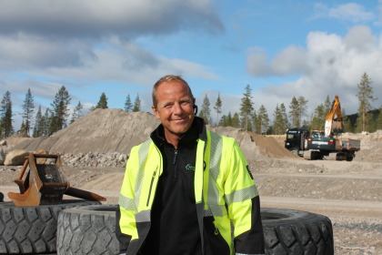 Peter Emretsson bygger liftgator och pister. Foto: Susanne Bengtsson