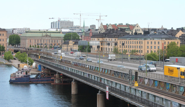 Söderströmsbron över Riddarfjärden vid Gamla stan ska bytas ut i sommar. Tågtrafiken stängs av i åtta veckor. Foto: Susanne Bengtsson