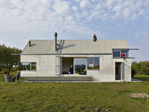 Arkitekten Anna Chavepayre är mest nöjd över att det färdiga huset är ett levande hus.  Foto: Michel Bonvin
