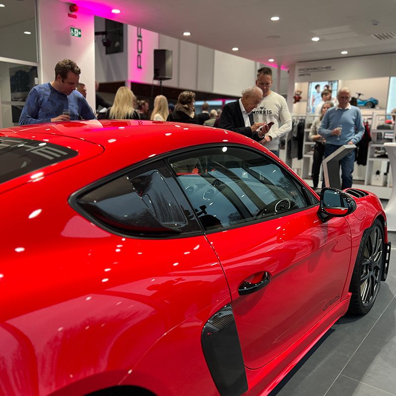 Sjätte Porsche Center invigt