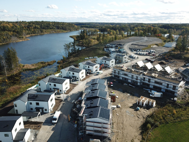 Solceller i taken och elbil första året